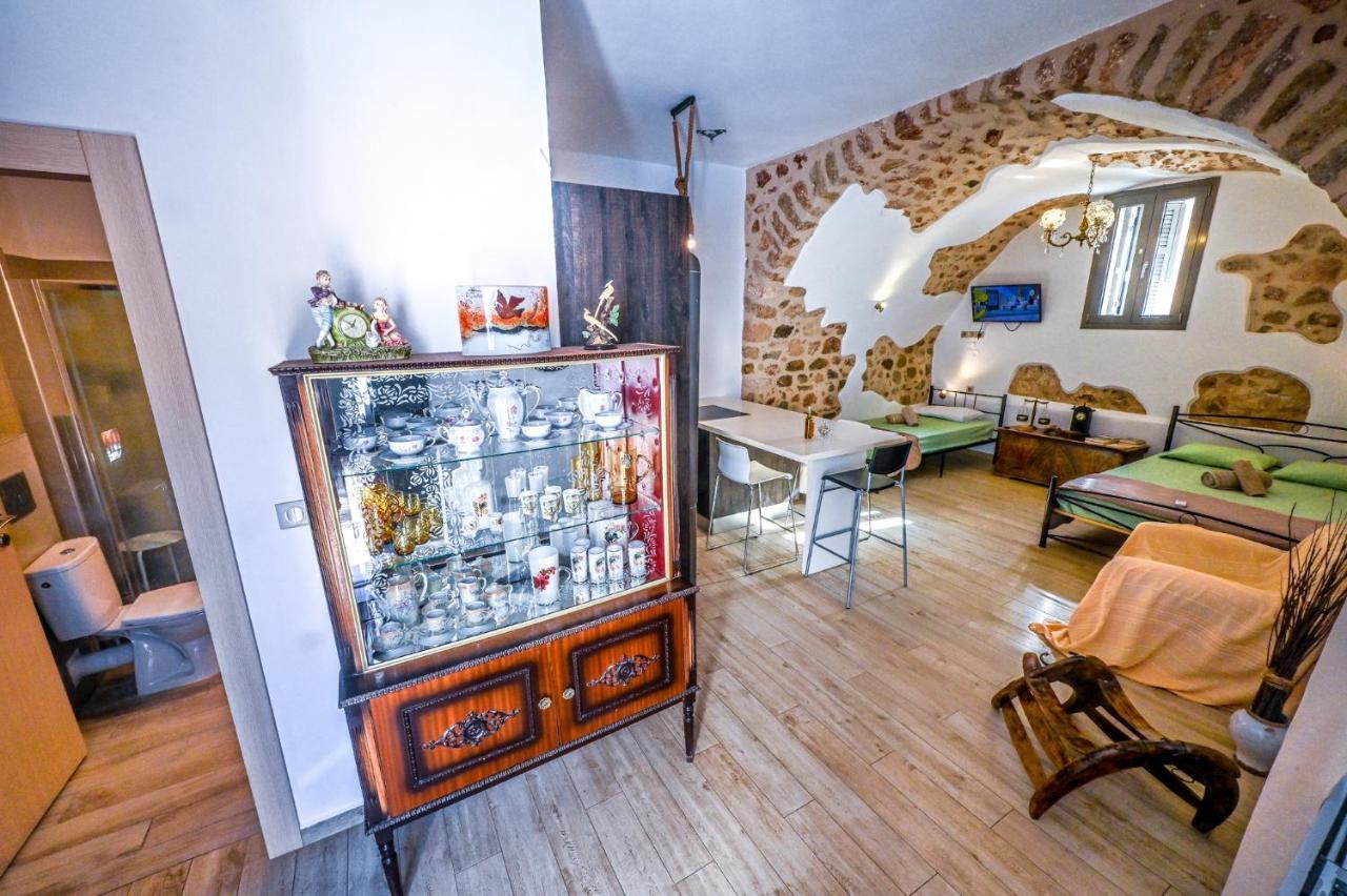 Moláoi Καμάρα Χωριό Φοινίκι , Kamara Finiki Village מראה חיצוני תמונה